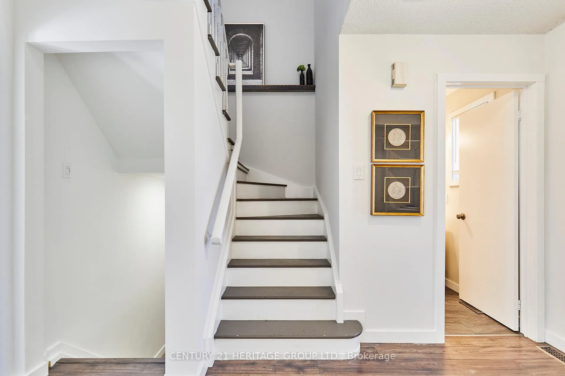 Photo 5 of 21 Tucker Road, Clarington, Bowmanville — HOMEH
