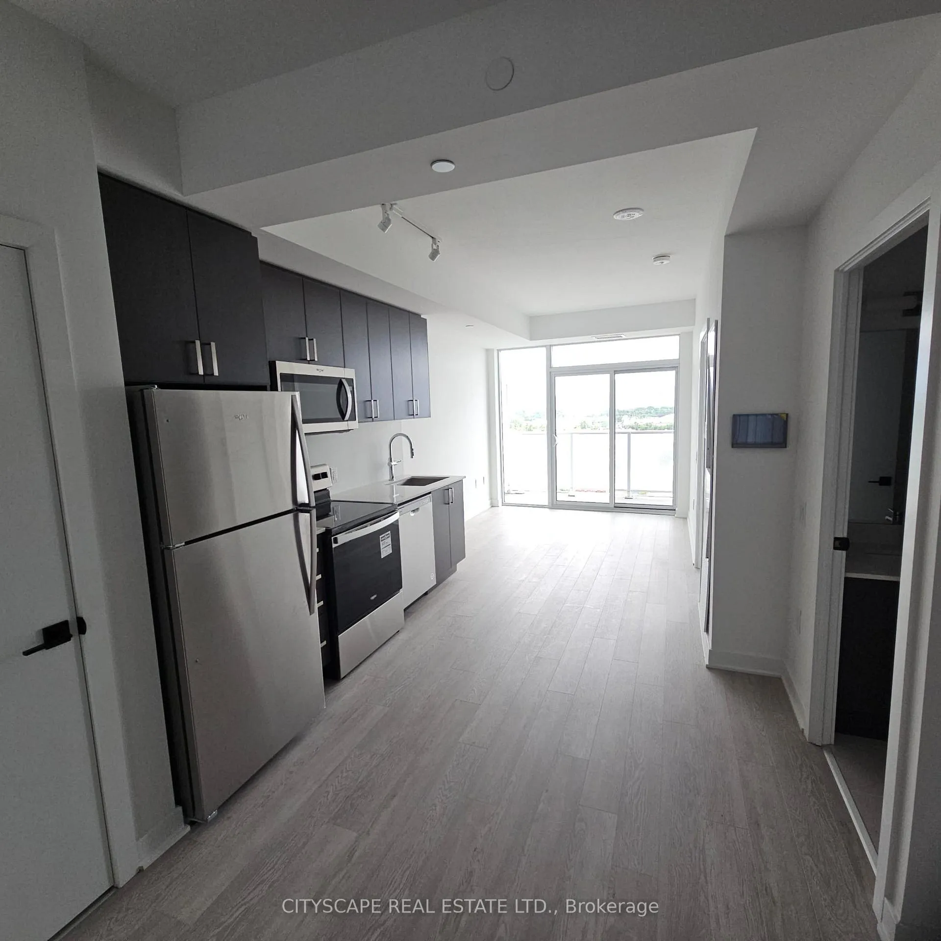 Photo 1 of Unit 913, 2782 Barton Street E, Hamilton, Riverdale — HOMEH