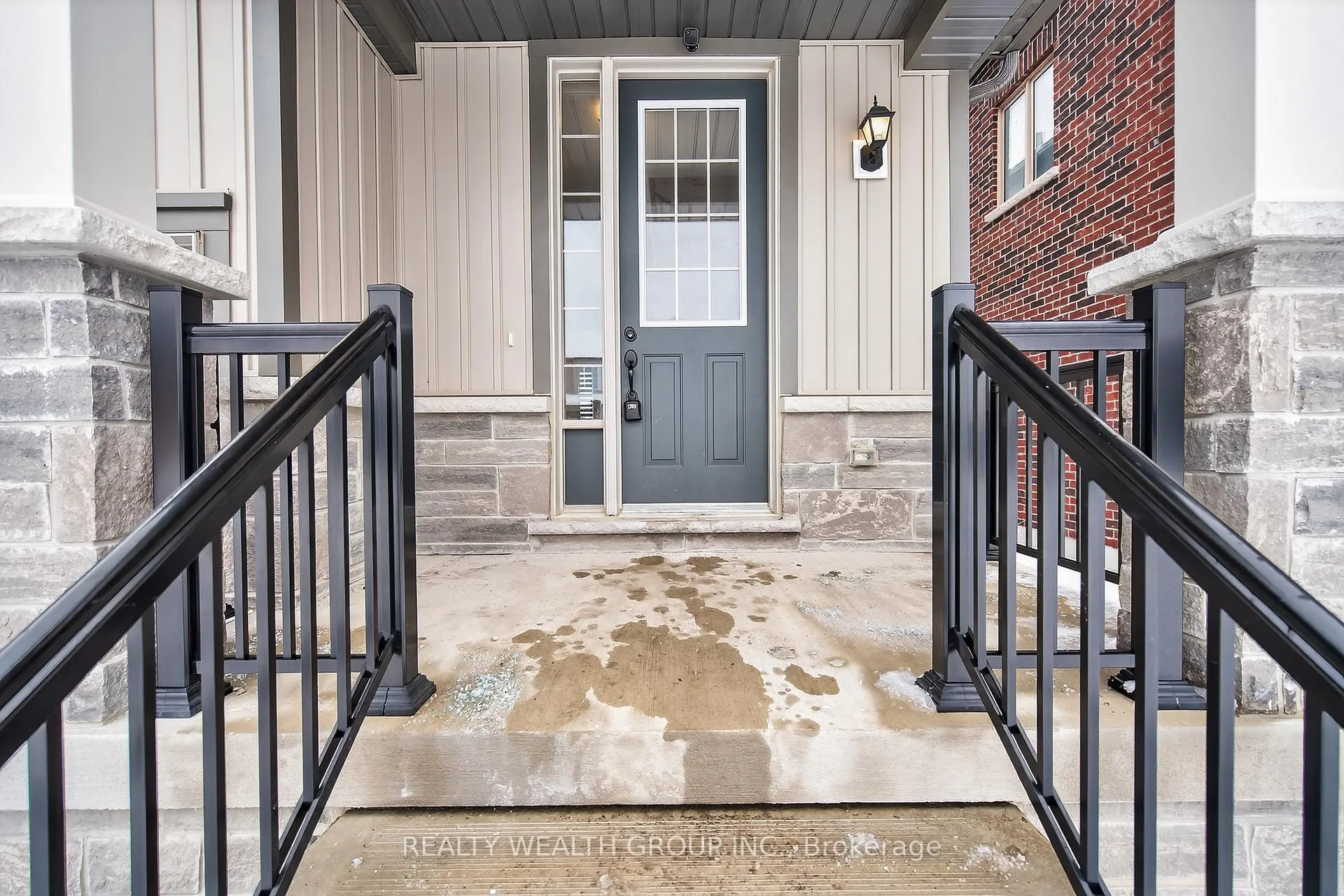 Photo 2 of 803 Griffin Trail, Peterborough, Monaghan Ward 2 — HOMEH