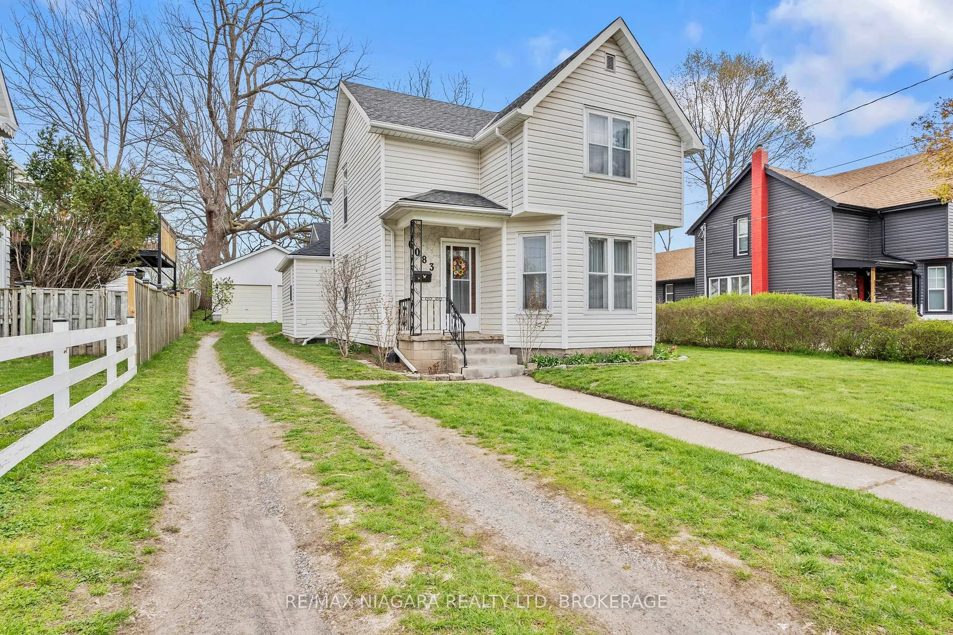 Photo 2 of 6083 Barker Street, Niagara Falls, Dorchester — HOMEH