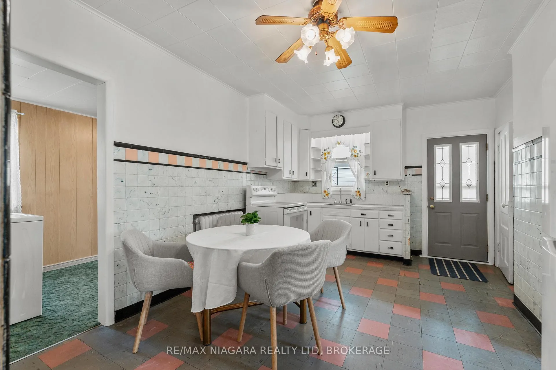 Photo 11 of 6083 Barker Street, Niagara Falls, Dorchester — HOMEH