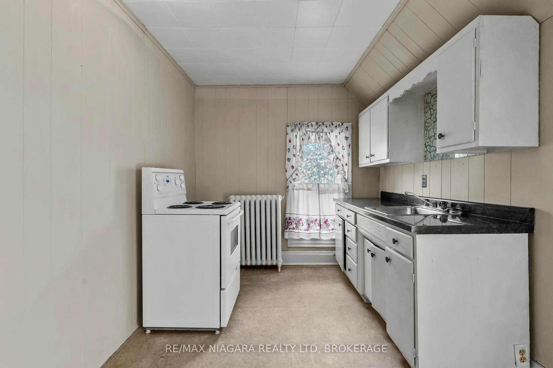 Photo 15 of 6083 Barker Street, Niagara Falls, Dorchester — HOMEH
