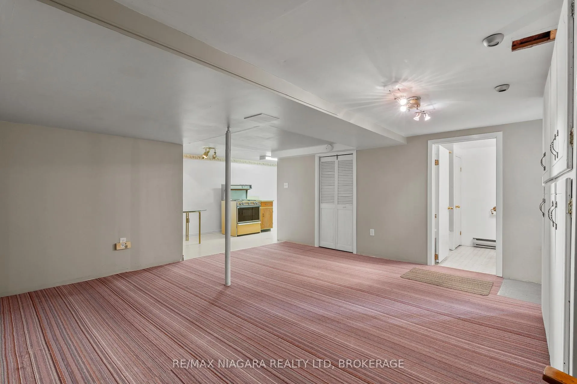 Photo 22 of 6083 Barker Street, Niagara Falls, Dorchester — HOMEH