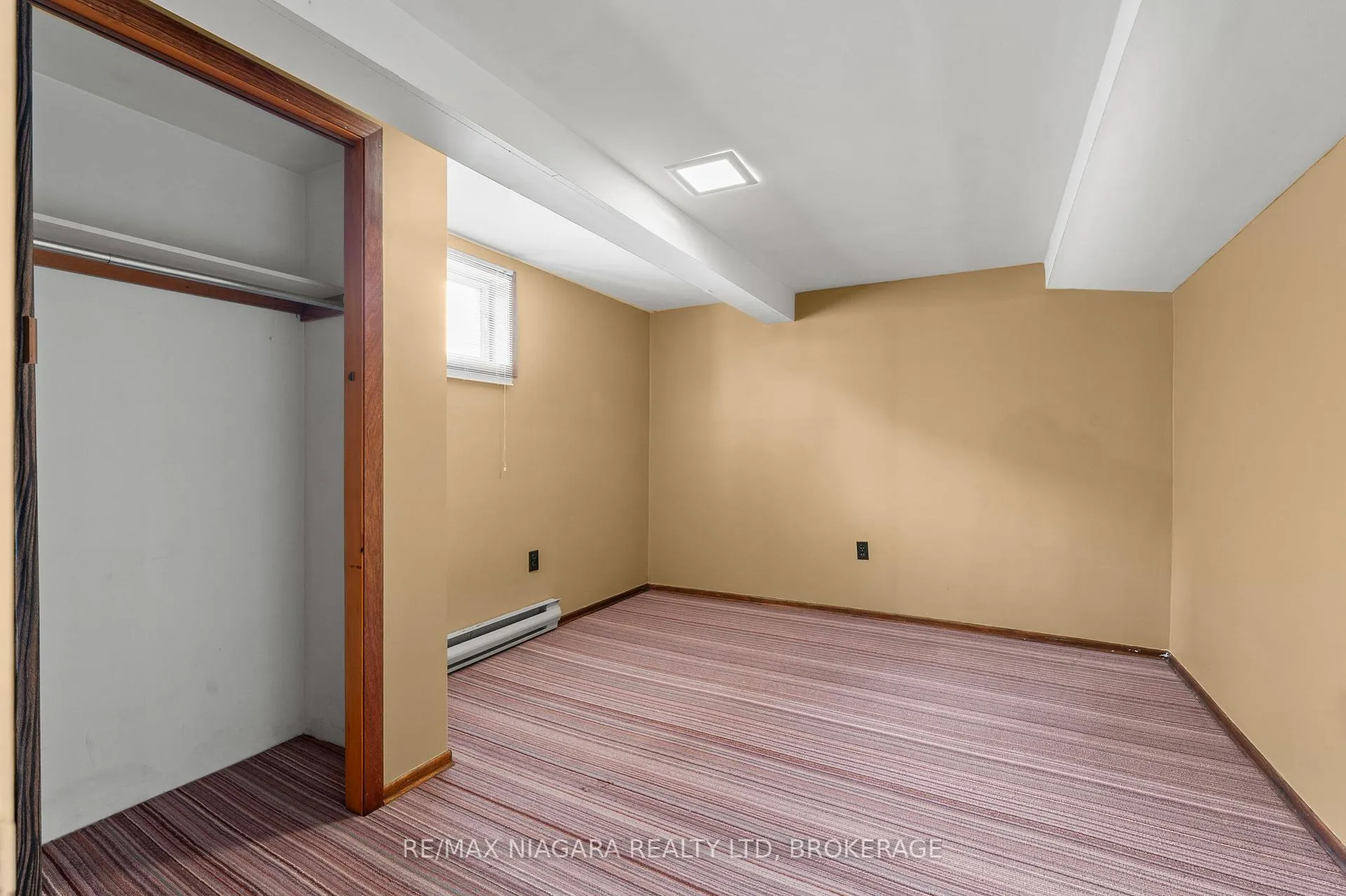Photo 25 of 6083 Barker Street, Niagara Falls, Dorchester — HOMEH