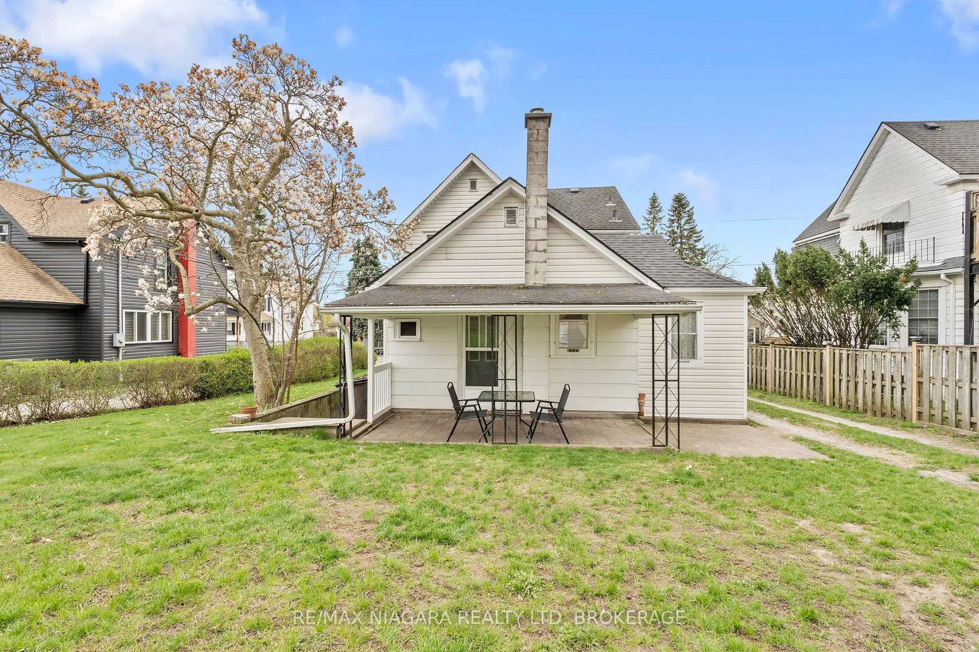 Photo 28 of 6083 Barker Street, Niagara Falls, Dorchester — HOMEH