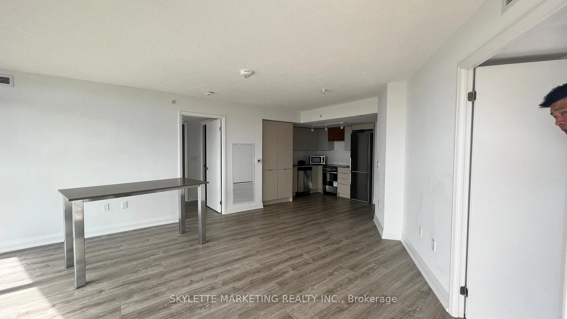 Photo 5 of Unit 908, 30 Gibbs Road, Etobicoke, Islington-City Centre West — HOMEH
