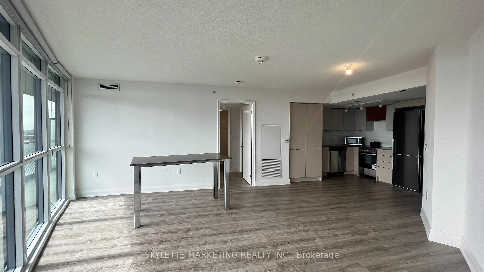 Photo 7 of Unit 908, 30 Gibbs Road, Etobicoke, Islington-City Centre West — HOMEH