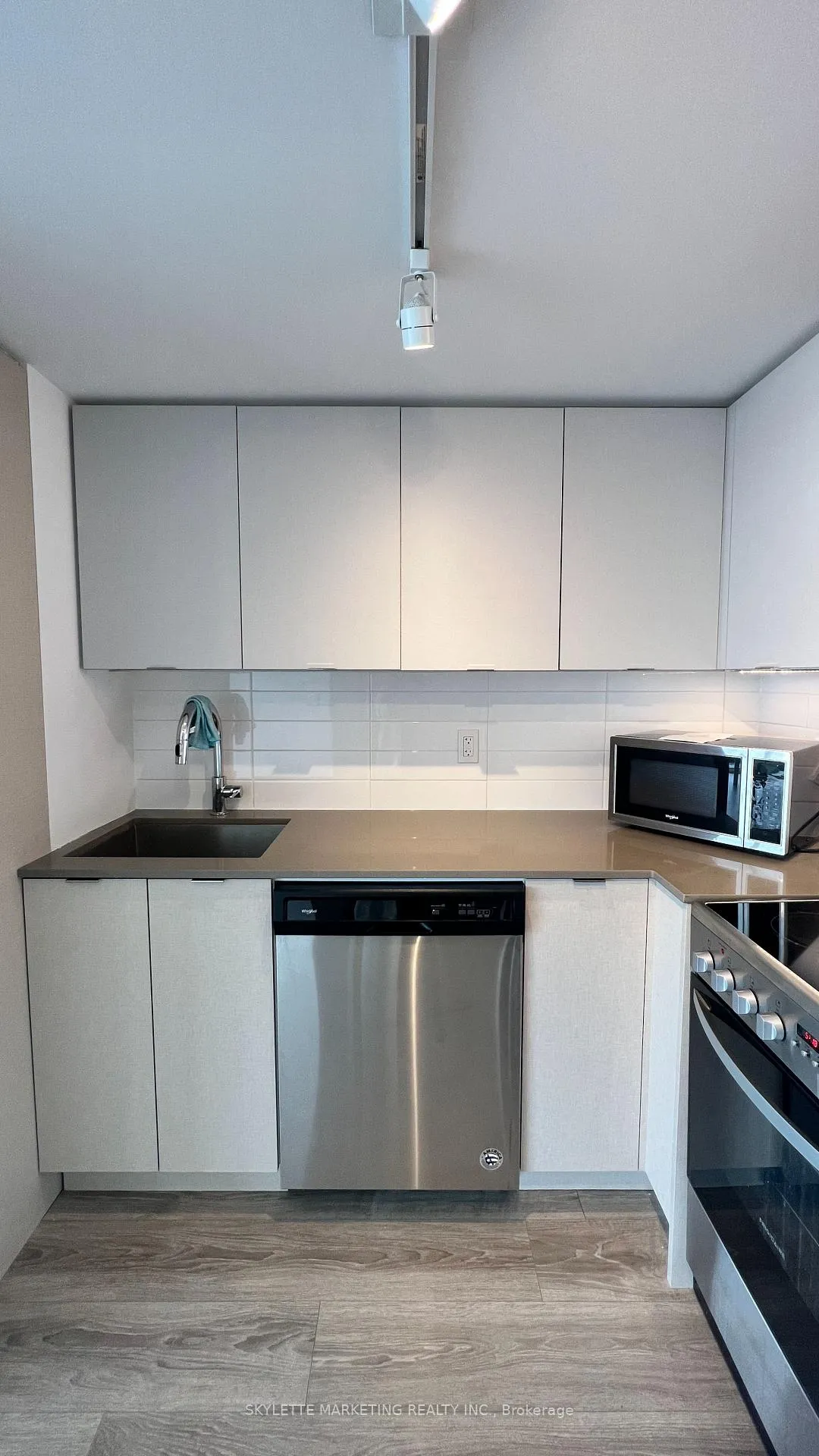 Photo 16 of Unit 908, 30 Gibbs Road, Etobicoke, Islington-City Centre West — HOMEH