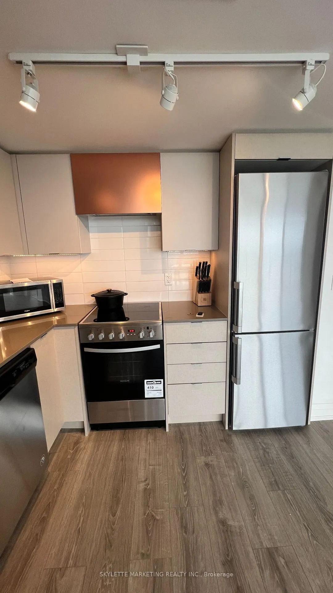 Photo 17 of Unit 908, 30 Gibbs Road, Etobicoke, Islington-City Centre West — HOMEH