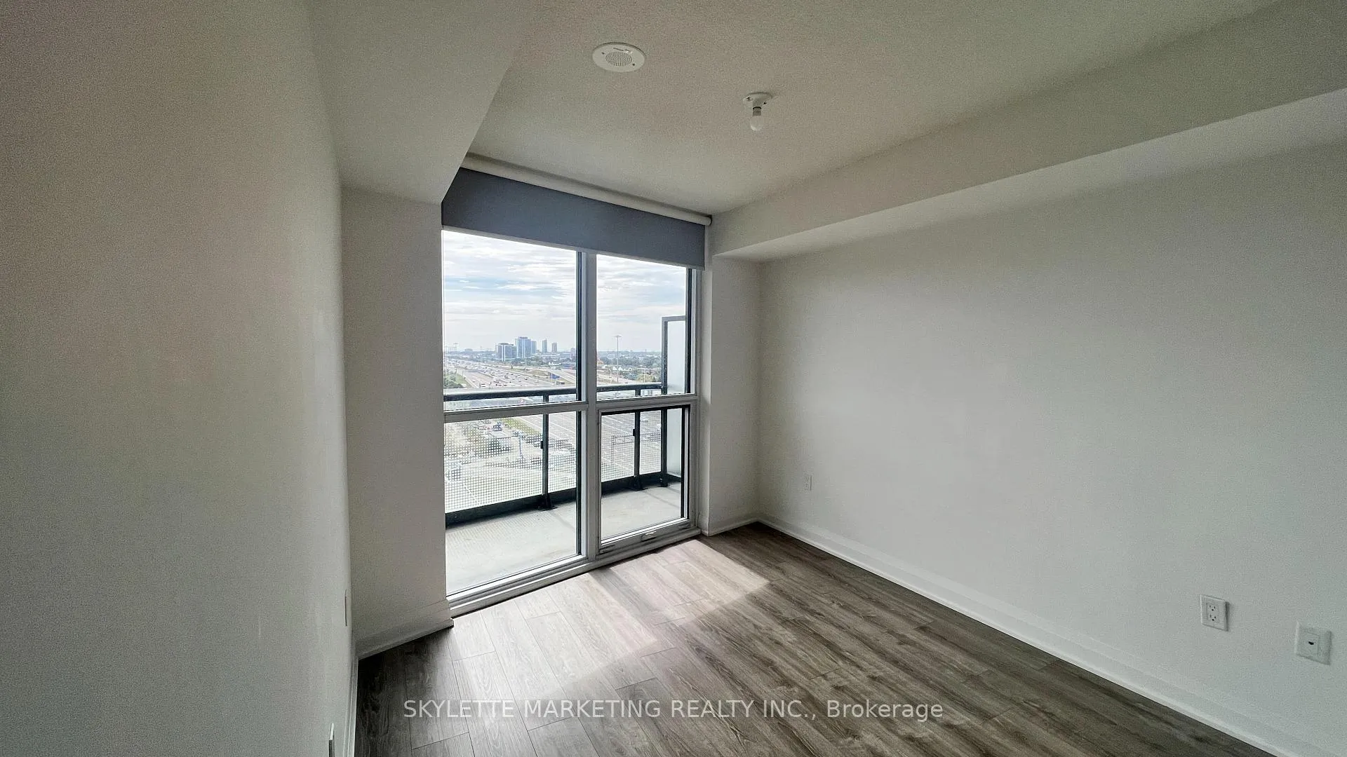 Photo 18 of Unit 908, 30 Gibbs Road, Etobicoke, Islington-City Centre West — HOMEH