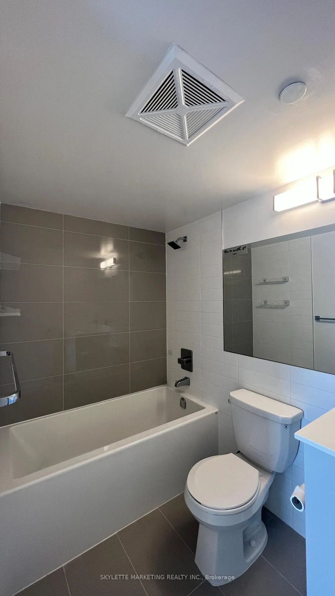 Photo 20 of Unit 908, 30 Gibbs Road, Etobicoke, Islington-City Centre West — HOMEH