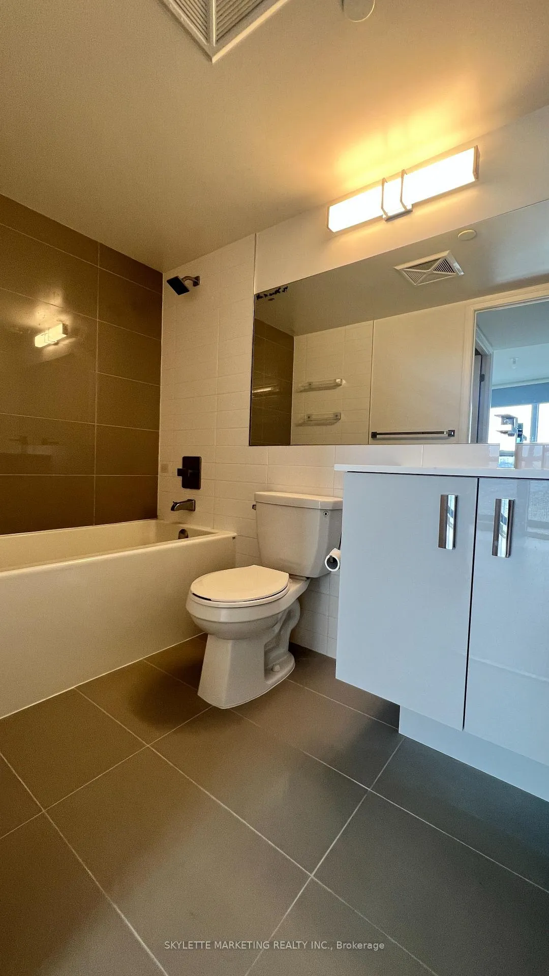 Photo 23 of Unit 908, 30 Gibbs Road, Etobicoke, Islington-City Centre West — HOMEH