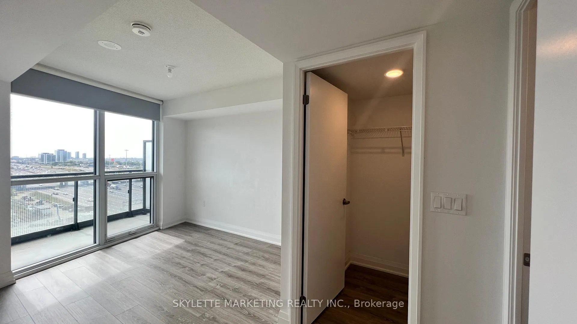 Photo 25 of Unit 908, 30 Gibbs Road, Etobicoke, Islington-City Centre West — HOMEH