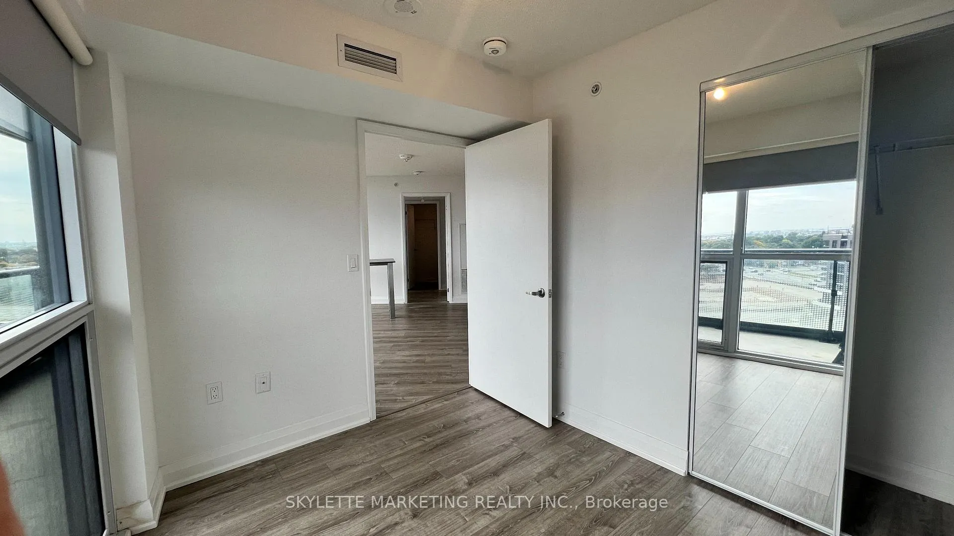 Photo 30 of Unit 908, 30 Gibbs Road, Etobicoke, Islington-City Centre West — HOMEH