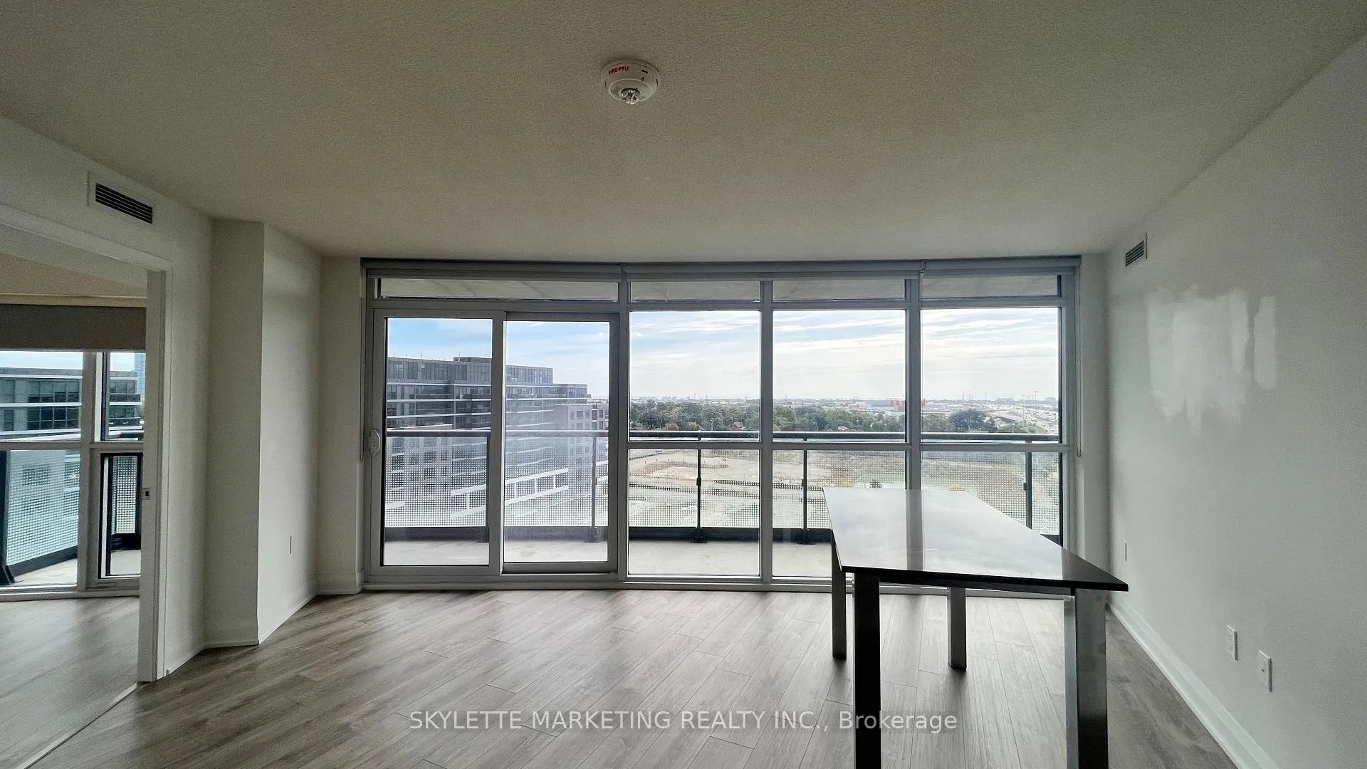Photo 33 of Unit 908, 30 Gibbs Road, Etobicoke, Islington-City Centre West — HOMEH