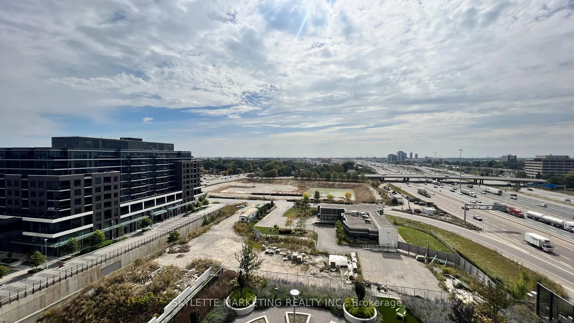 Photo 39 of Unit 908, 30 Gibbs Road, Etobicoke, Islington-City Centre West — HOMEH