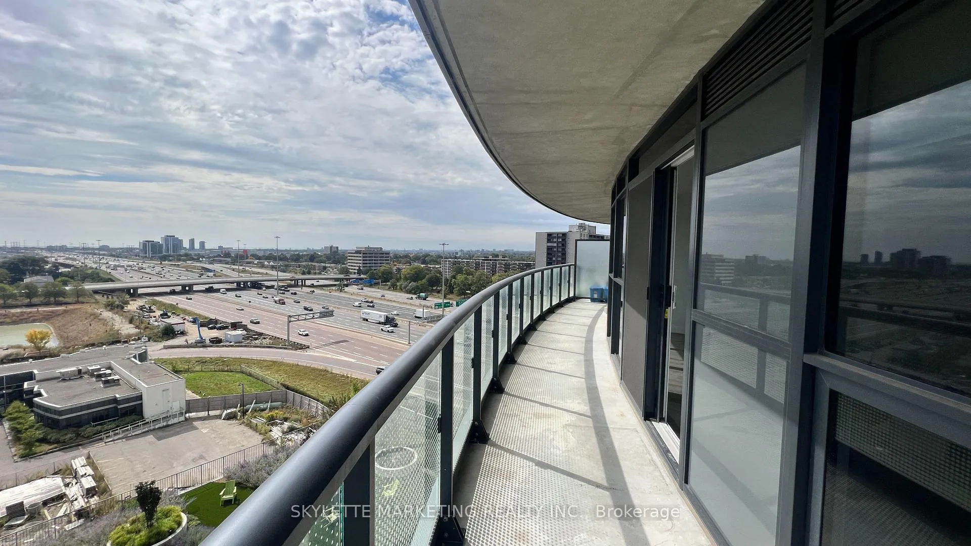 Photo 42 of Unit 908, 30 Gibbs Road, Etobicoke, Islington-City Centre West — HOMEH