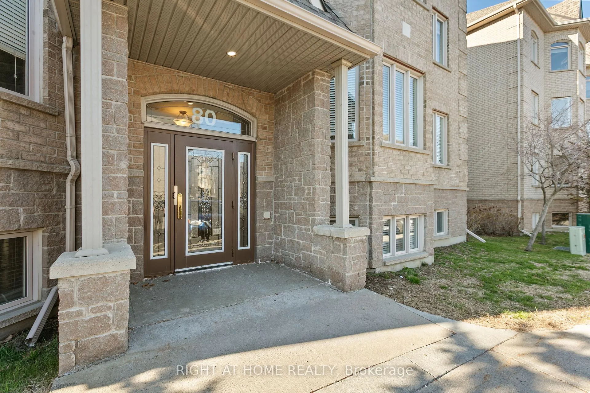 Photo 2 of 80 Briargate Private, Ottawa, Springridge/East Village — HOMEH