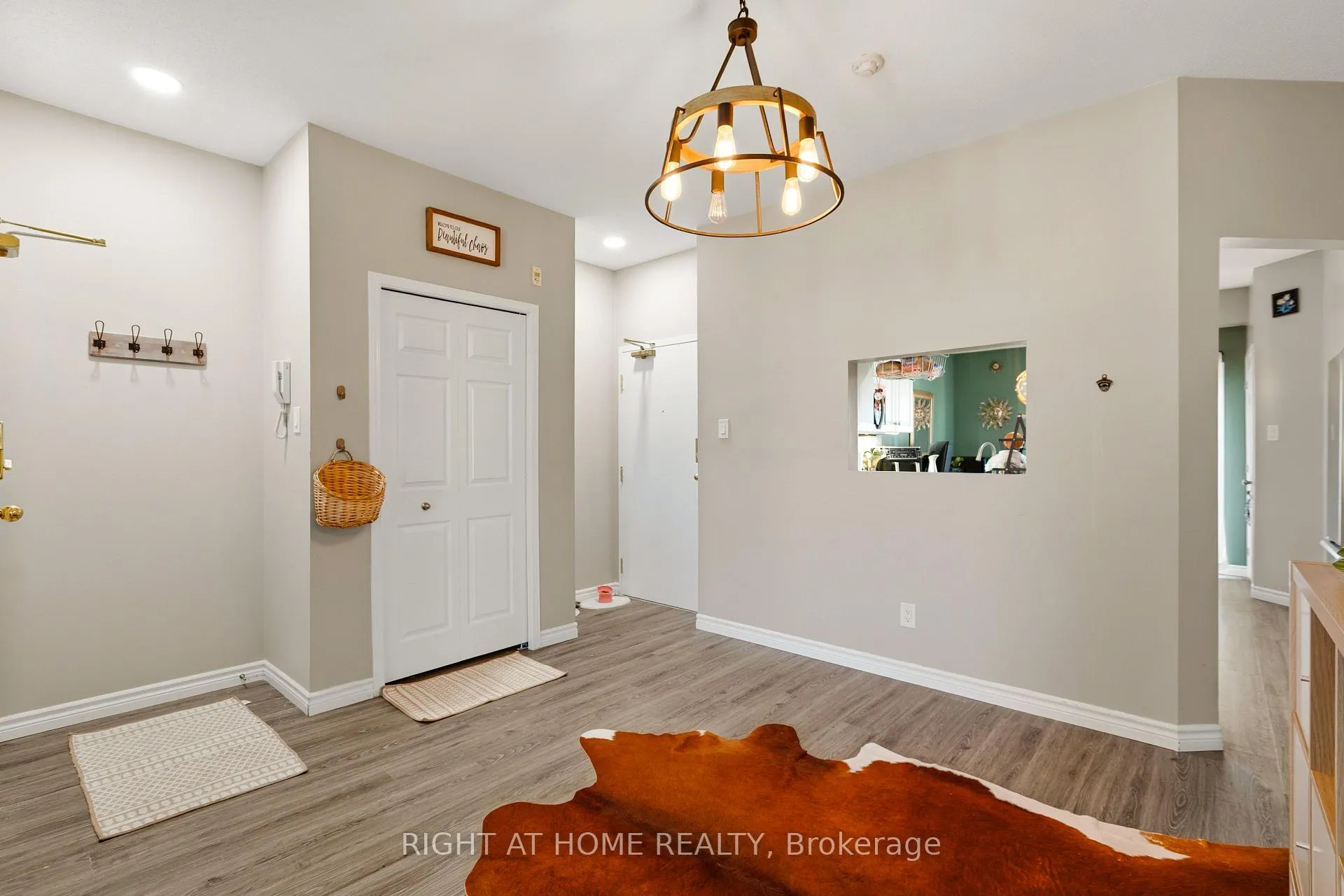 Photo 5 of 80 Briargate Private, Ottawa, Springridge/East Village — HOMEH