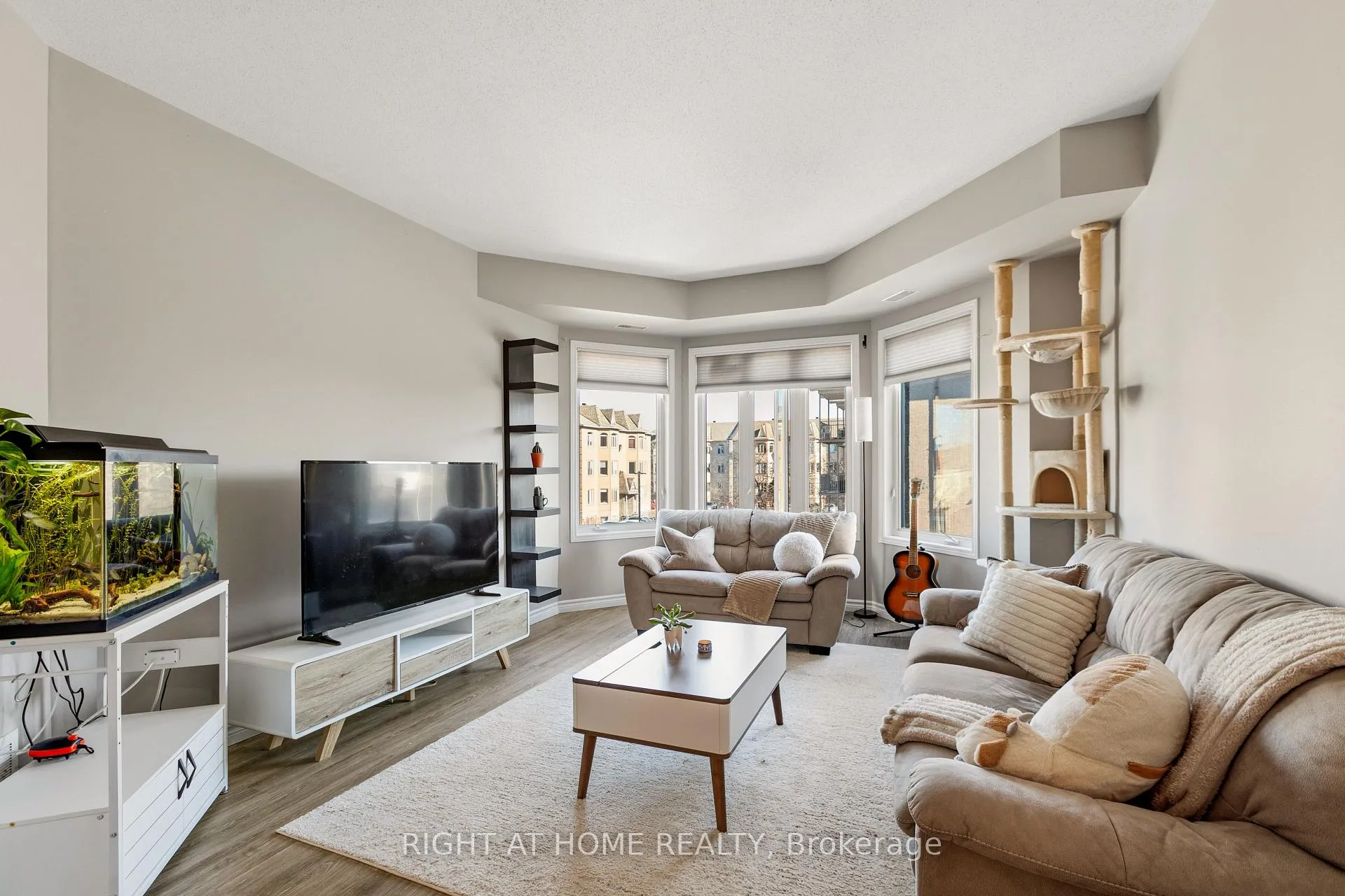 Photo 8 of 80 Briargate Private, Ottawa, Springridge/East Village — HOMEH
