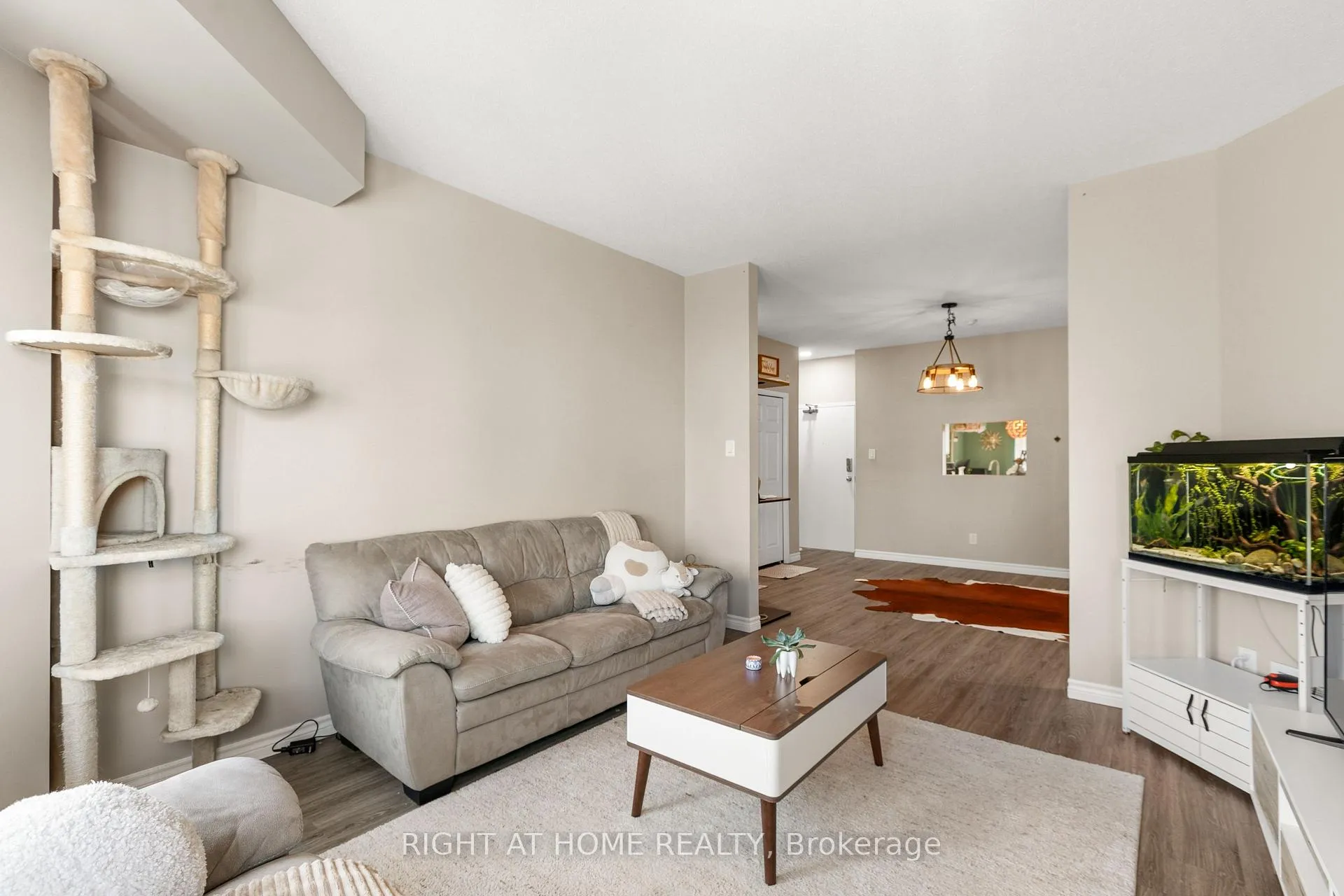 Photo 9 of 80 Briargate Private, Ottawa, Springridge/East Village — HOMEH