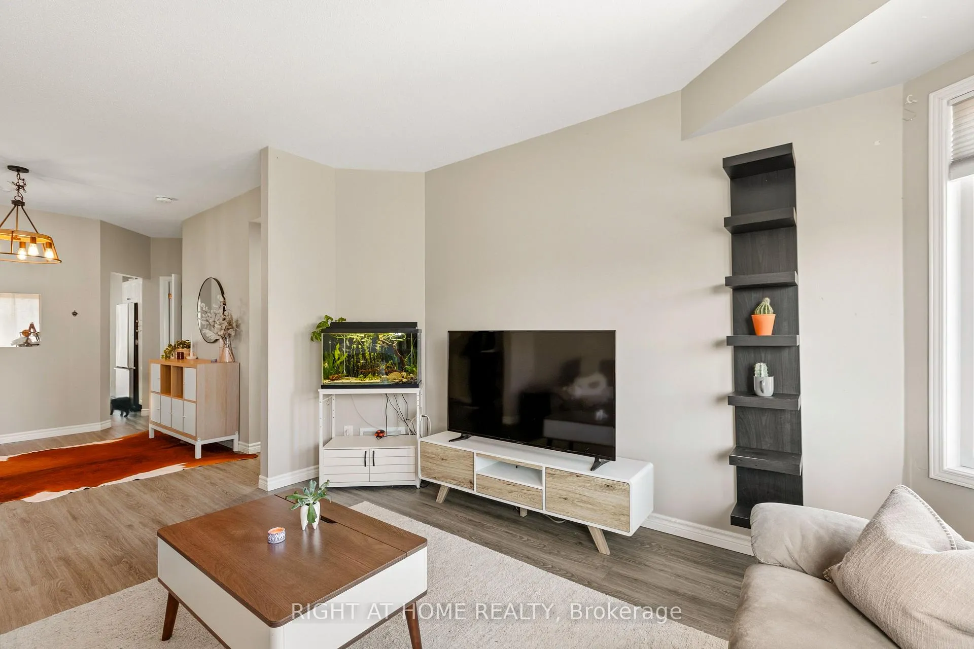 Photo 10 of 80 Briargate Private, Ottawa, Springridge/East Village — HOMEH