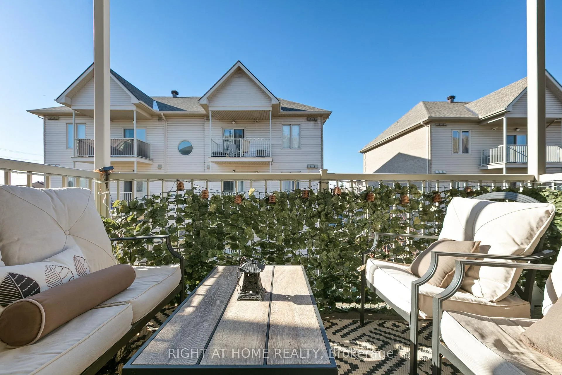 Photo 15 of 80 Briargate Private, Ottawa, Springridge/East Village — HOMEH