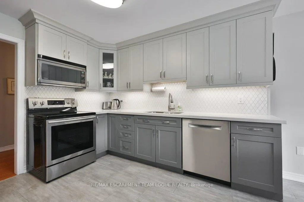 Photo 9 of Unit 317, 2085 Amherst Heights Drive, Burlington, Mountainside — HOMEH