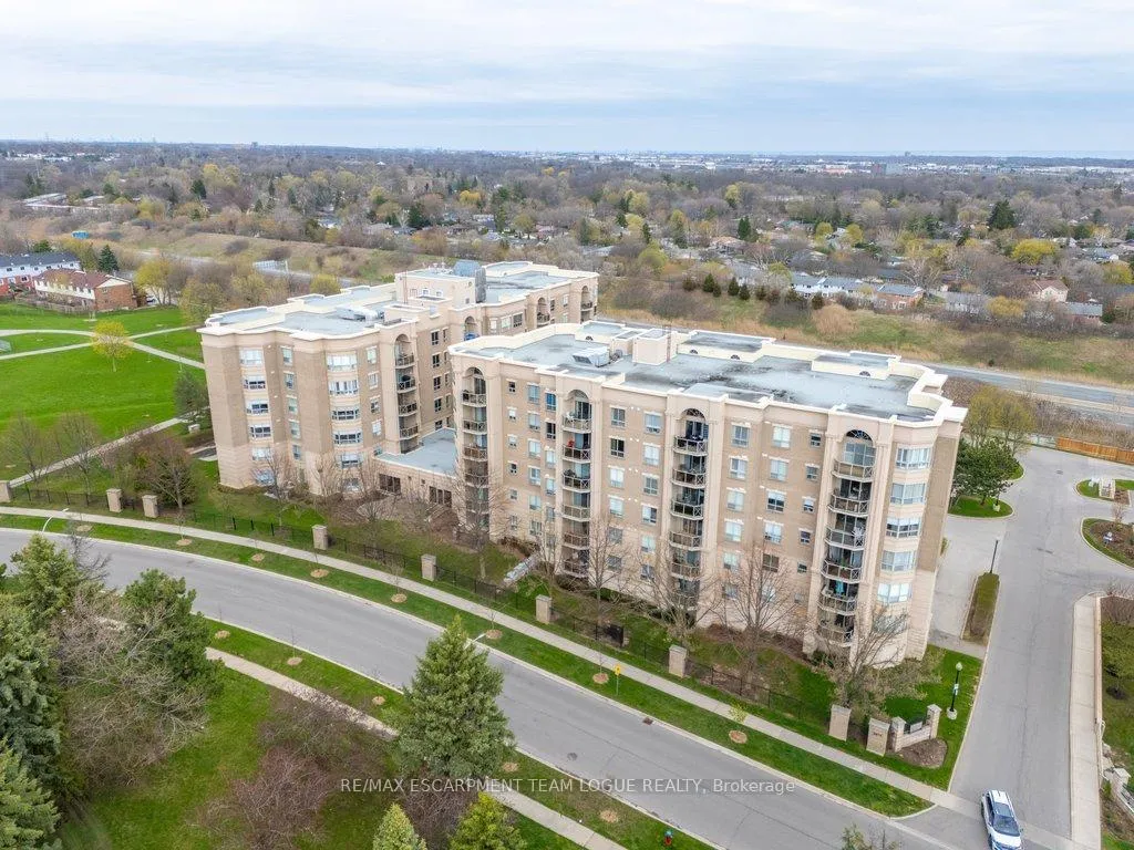 Photo 37 of Unit 317, 2085 Amherst Heights Drive, Burlington, Mountainside — HOMEH
