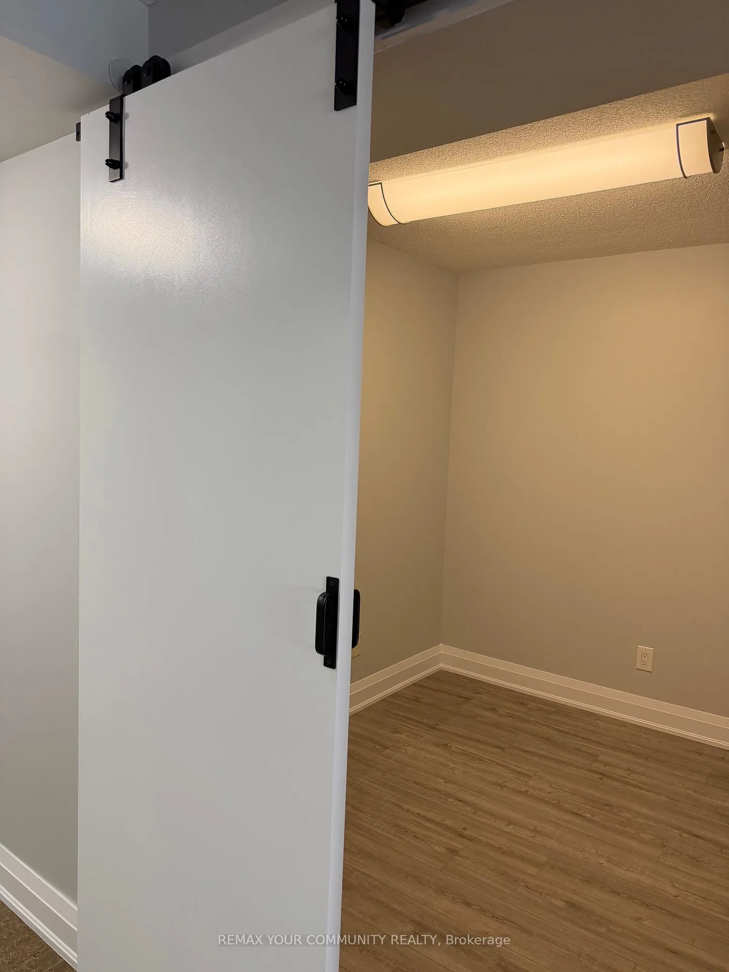 Photo 5 of Unit 1004, 30 North Park Road, Vaughan, Beverley Glen — HOMEH