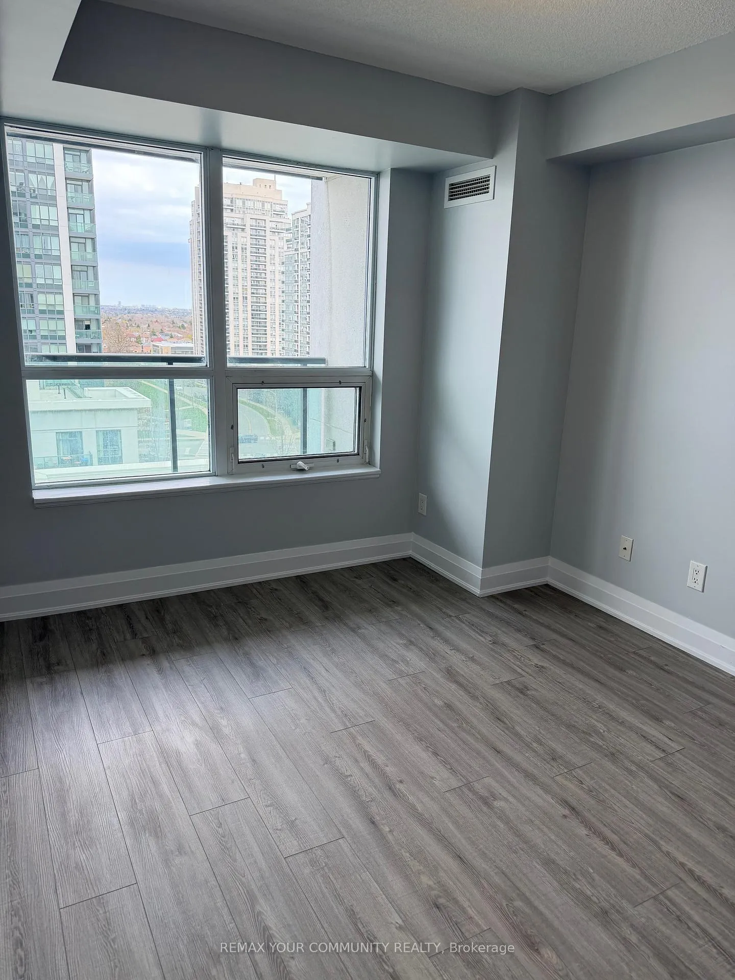 Photo 7 of Unit 1004, 30 North Park Road, Vaughan, Beverley Glen — HOMEH