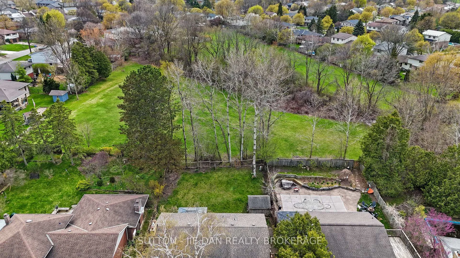 Photo 2 of 637 Jason Crescent, London, South O — HOMEH