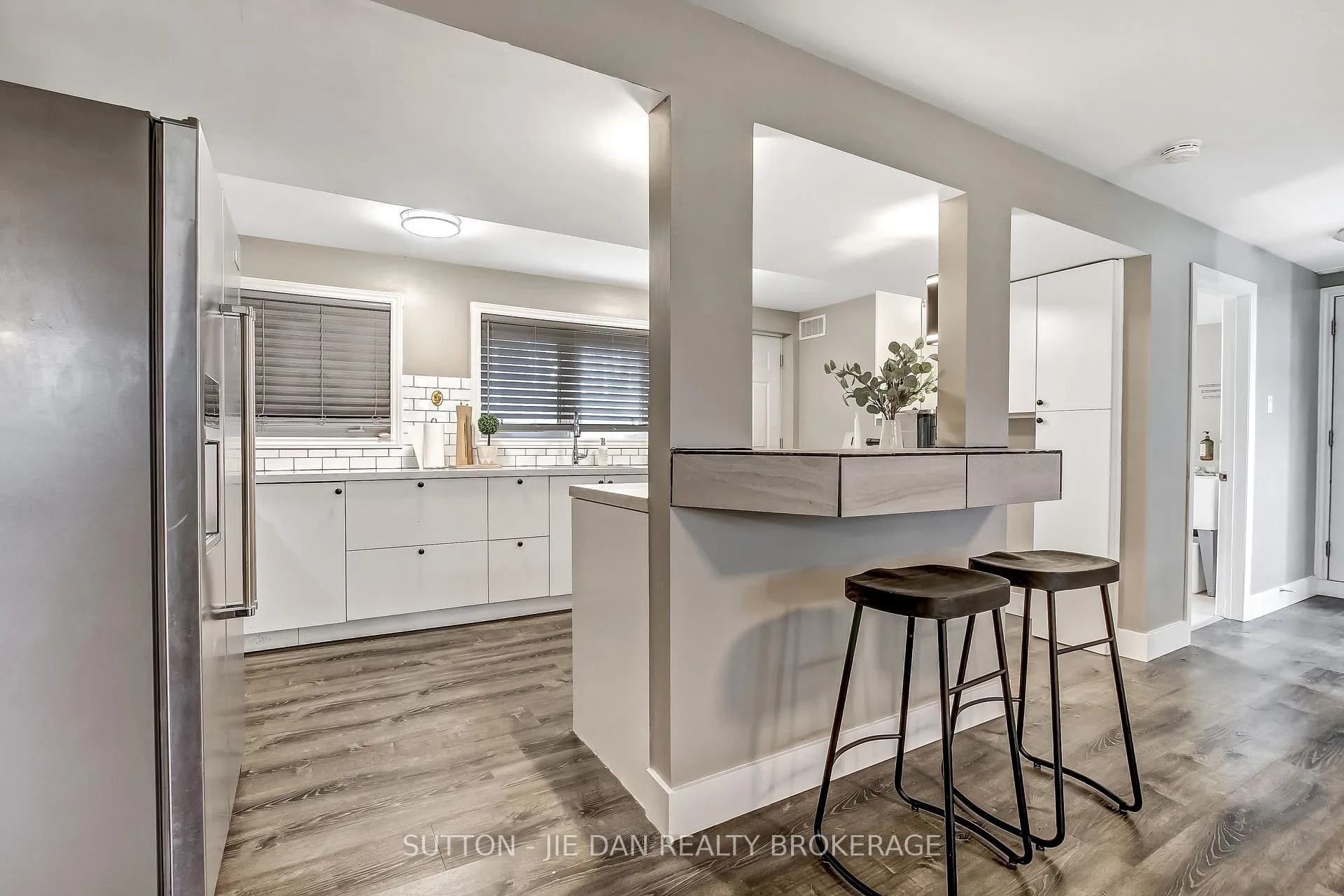 Photo 16 of 637 Jason Crescent, London, South O — HOMEH