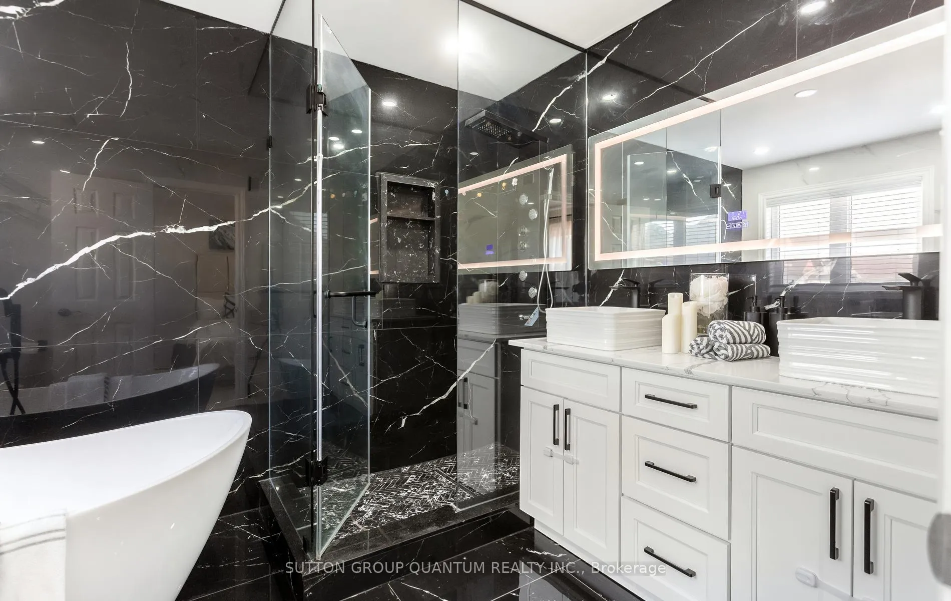 Photo 14 of 313 Bessborough Drive, Milton, Harrison — HOMEH