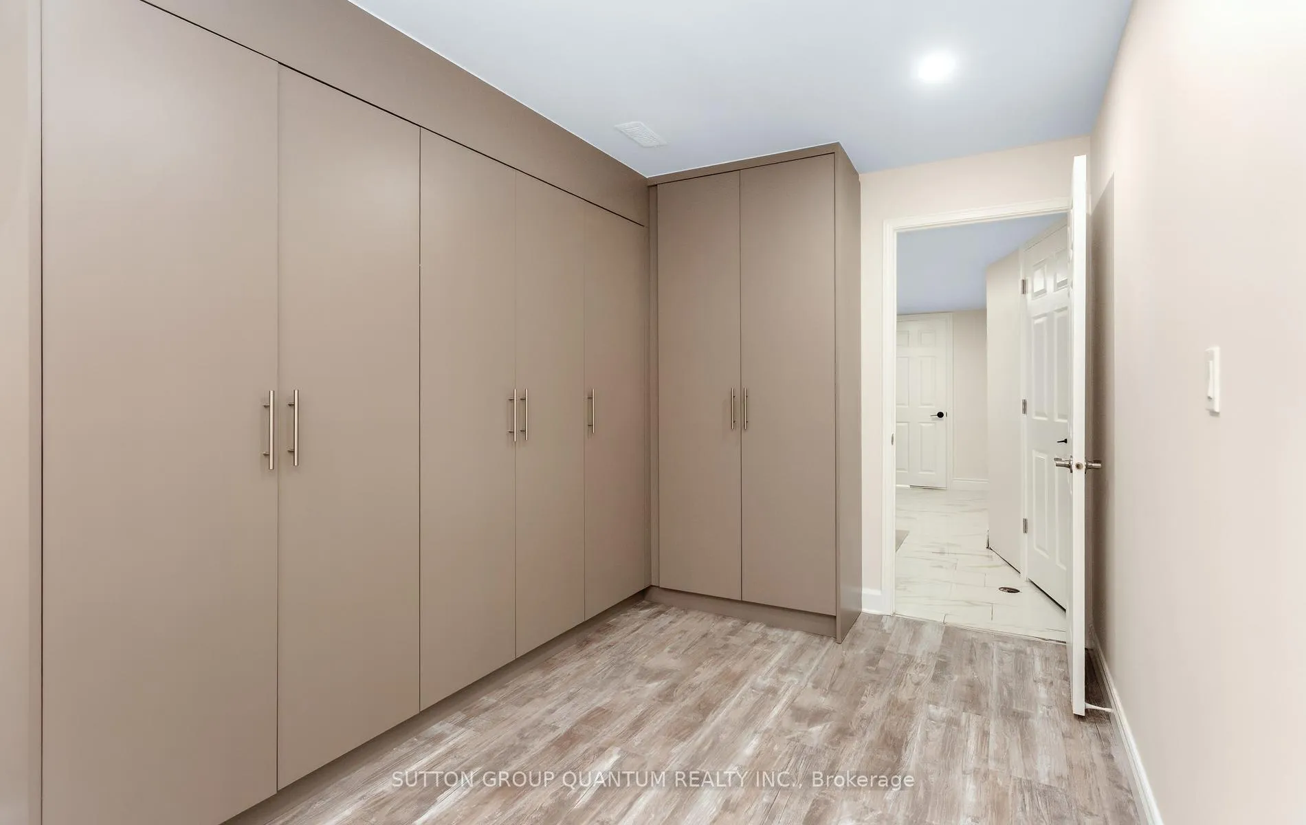 Photo 25 of 313 Bessborough Drive, Milton, Harrison — HOMEH