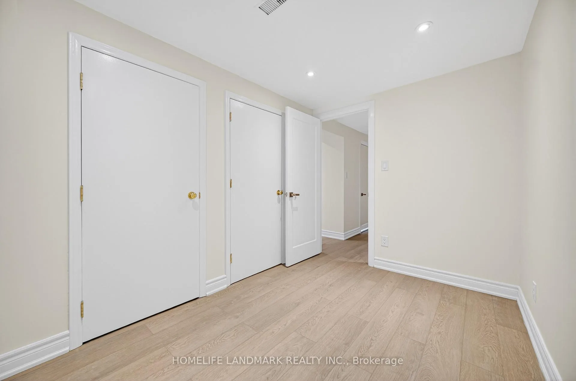 Photo 8 of 6 Willowgate Drive, Markham, Bullock — HOMEH