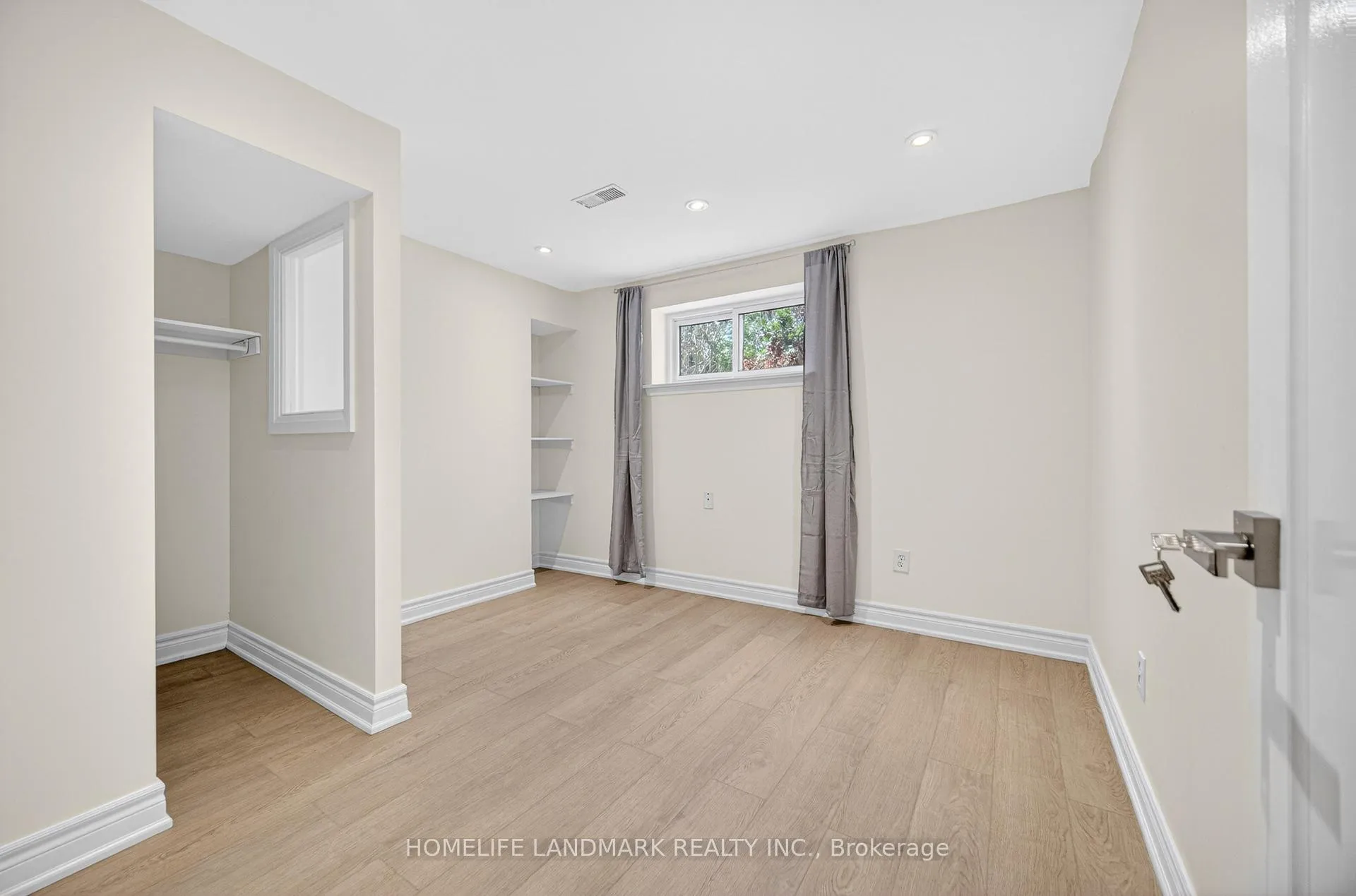 Photo 9 of 6 Willowgate Drive, Markham, Bullock — HOMEH