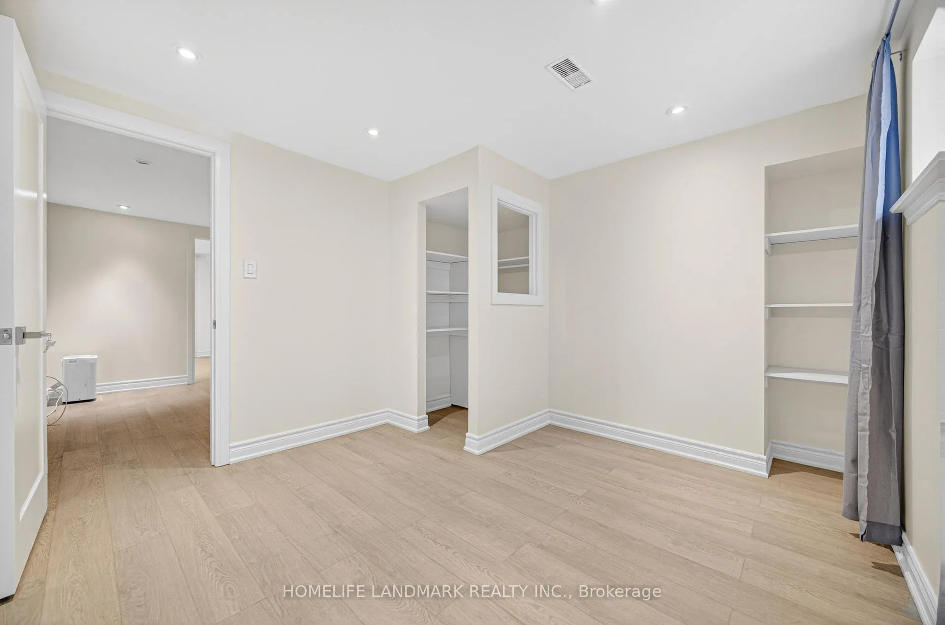 Photo 10 of 6 Willowgate Drive, Markham, Bullock — HOMEH