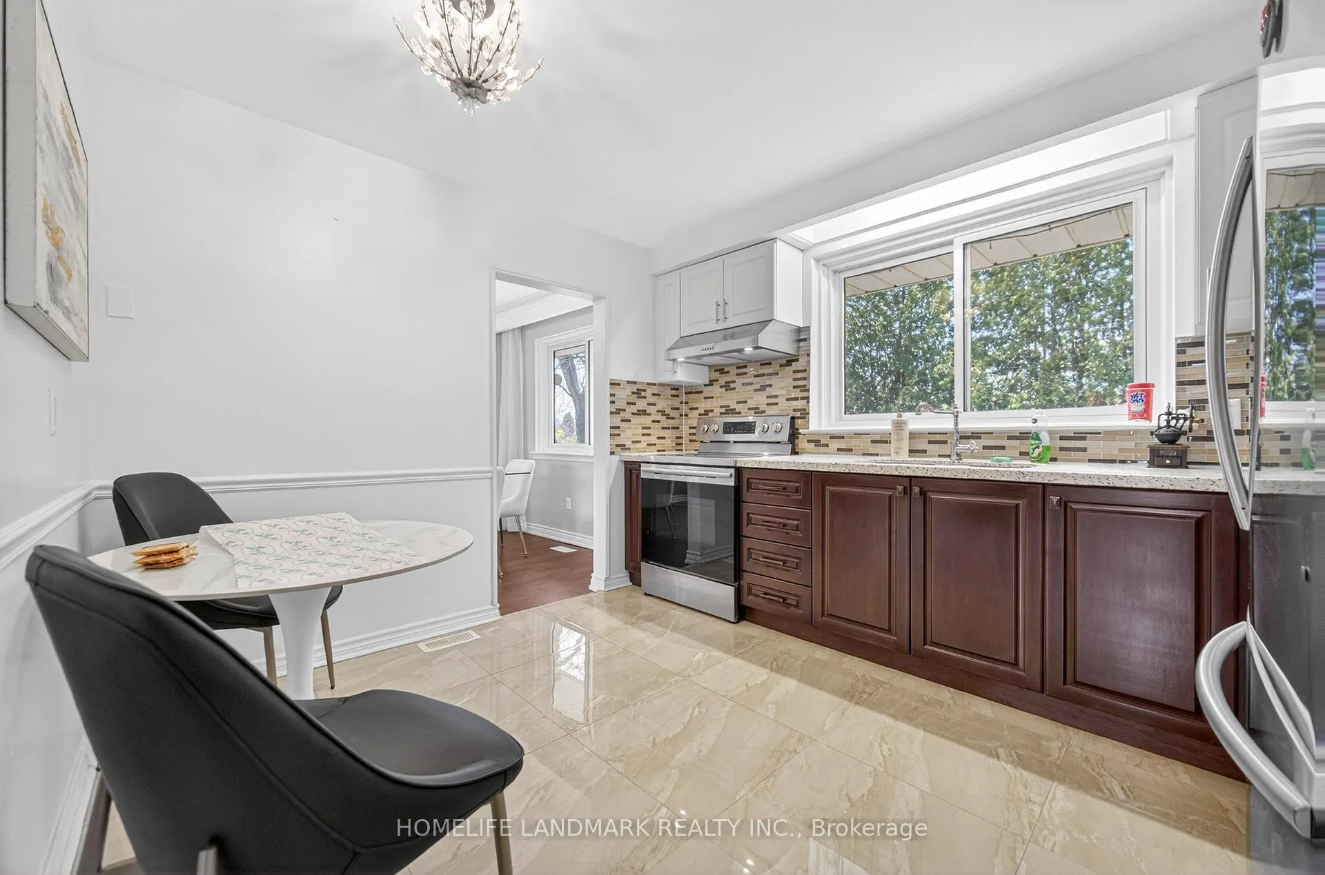 Photo 9 of 6 Willowgate Drive, Markham, Bullock — HOMEH