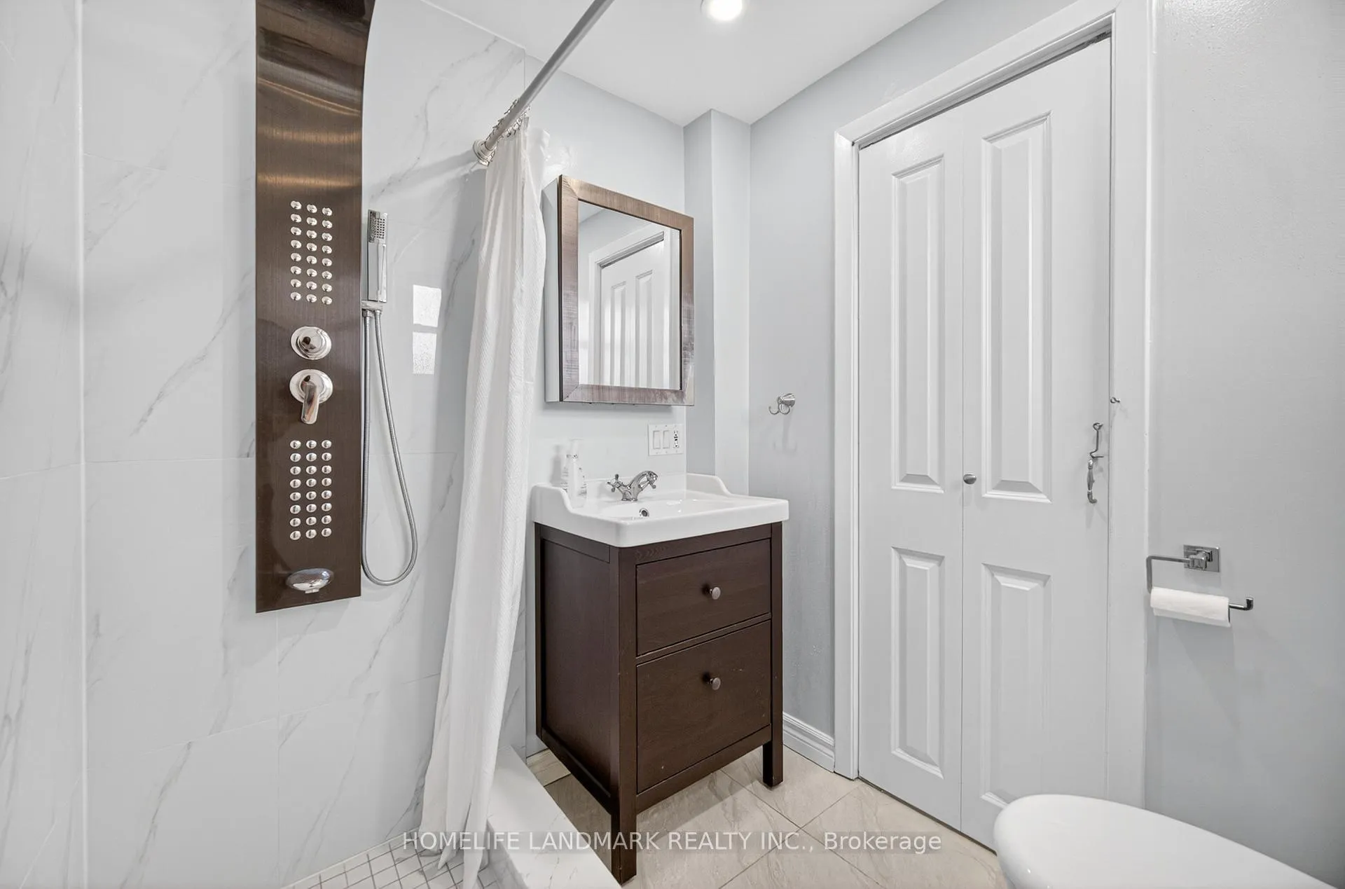 Photo 16 of 6 Willowgate Drive, Markham, Bullock — HOMEH