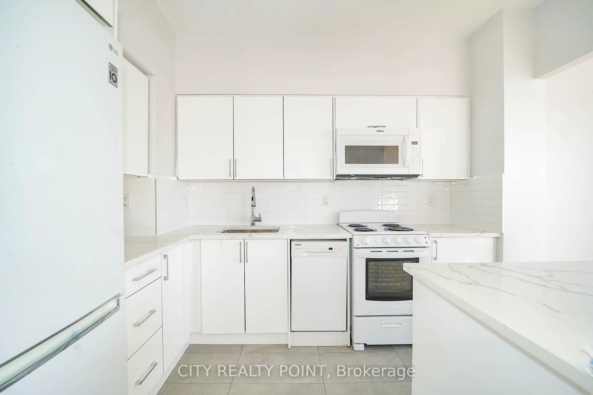 Front of Unit 201, 490 Eglinton Avenue E