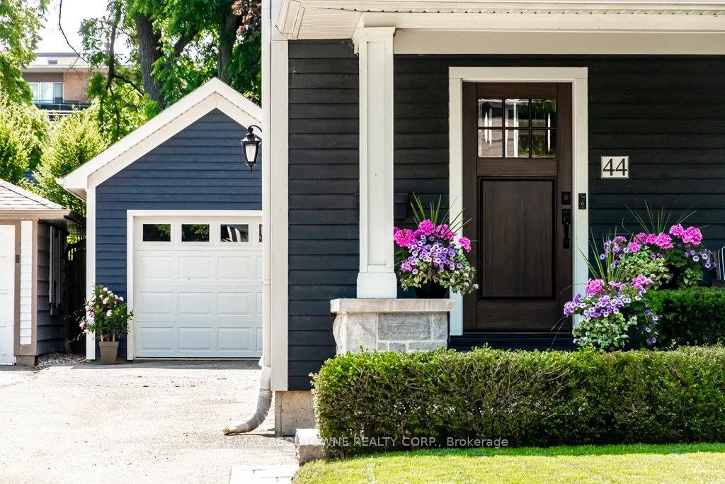 Photo 1 of 44 Head Street, Oakville, Central — HOMEH