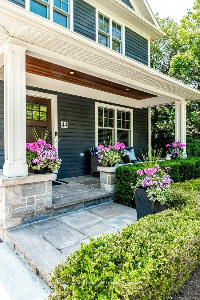 Photo 4 of 44 Head Street, Oakville, Central — HOMEH