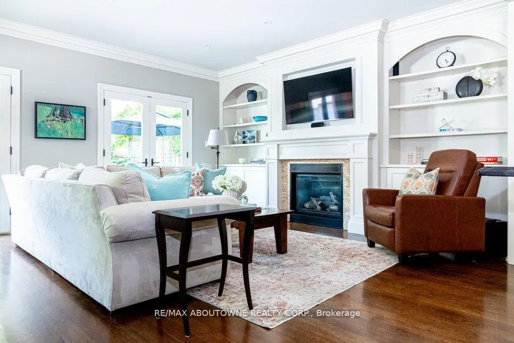 Photo 19 of 44 Head Street, Oakville, Central — HOMEH