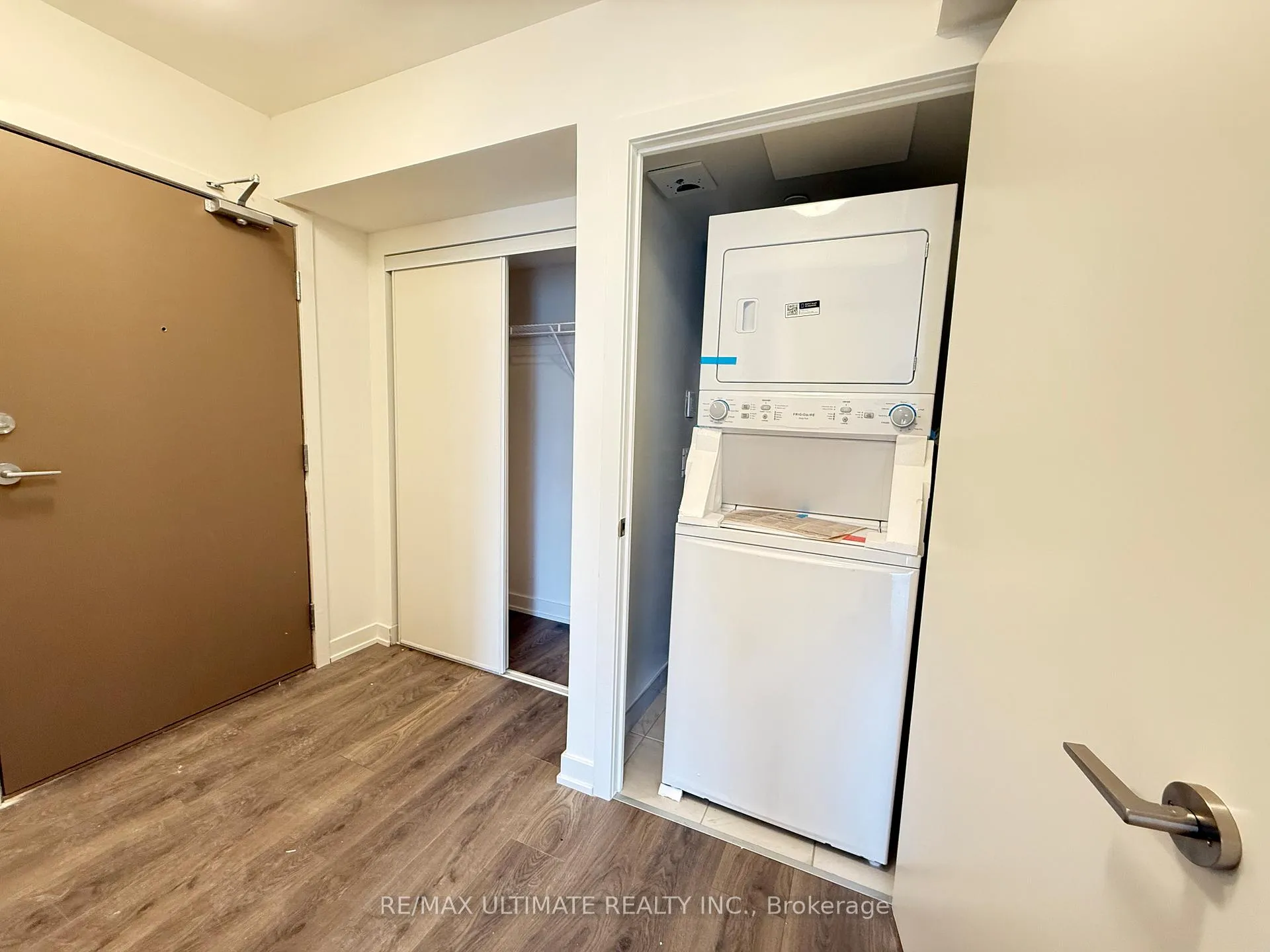 Photo 6 of Unit 1711, 1010 Sandy Beach Road, Pickering, Bay Ridges — HOMEH