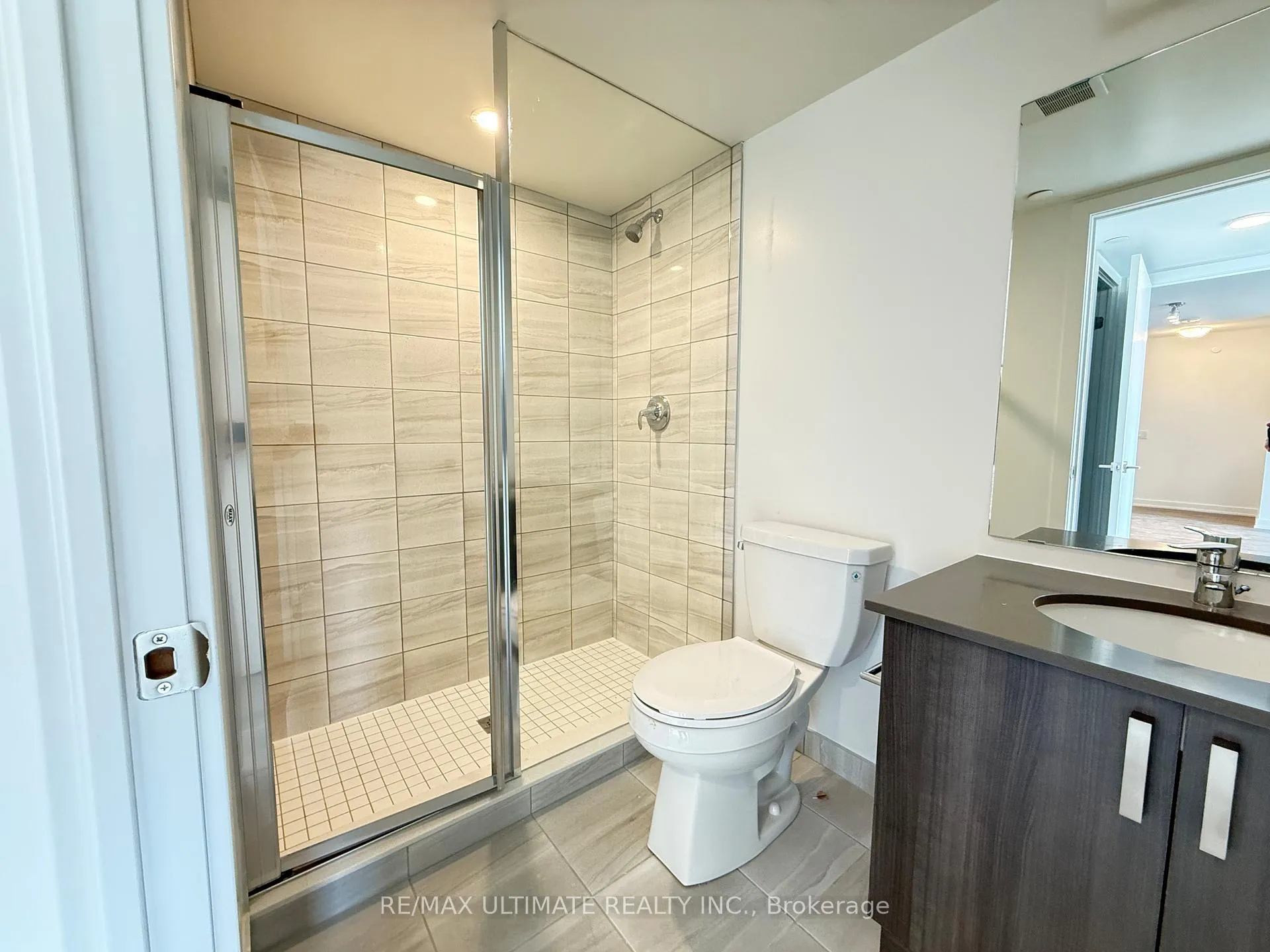 Photo 9 of Unit 1711, 1010 Sandy Beach Road, Pickering, Bay Ridges — HOMEH
