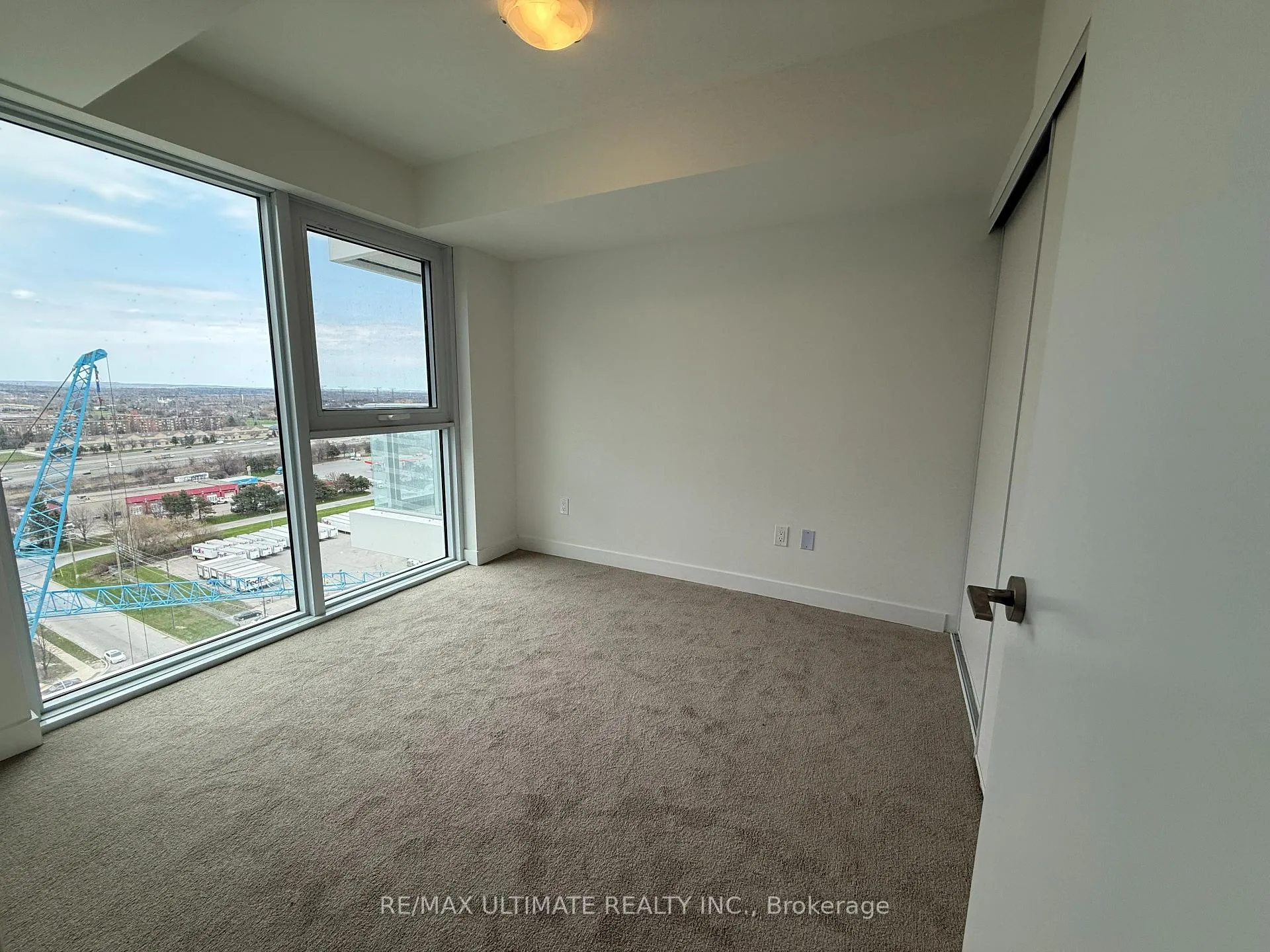 Photo 10 of Unit 1711, 1010 Sandy Beach Road, Pickering, Bay Ridges — HOMEH