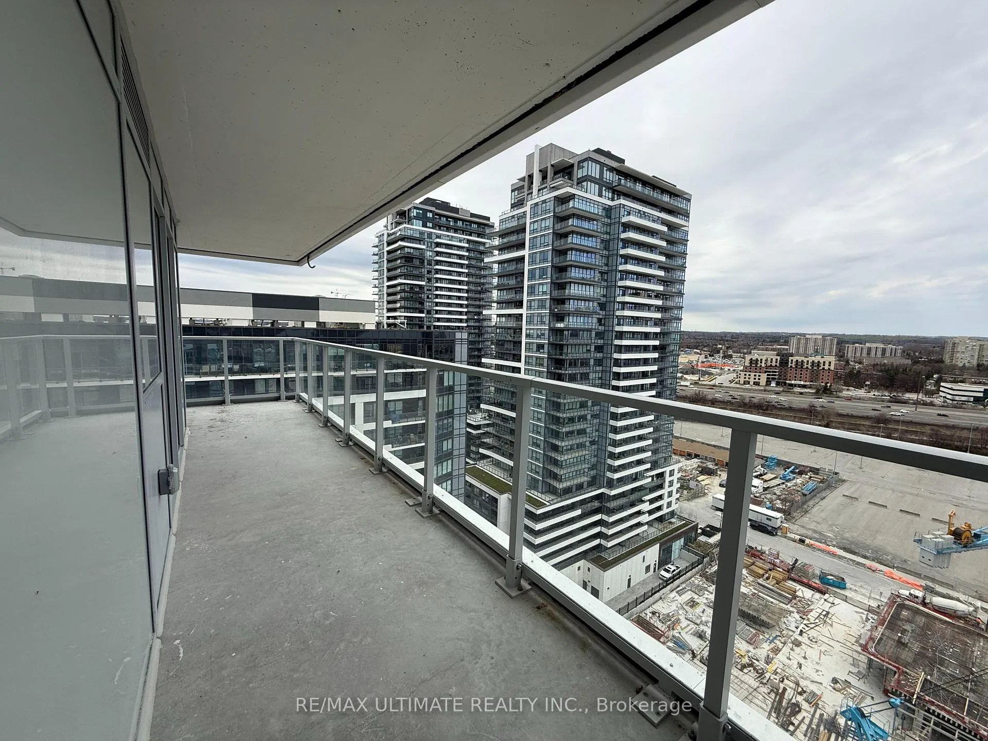 Photo 12 of Unit 1711, 1010 Sandy Beach Road, Pickering, Bay Ridges — HOMEH