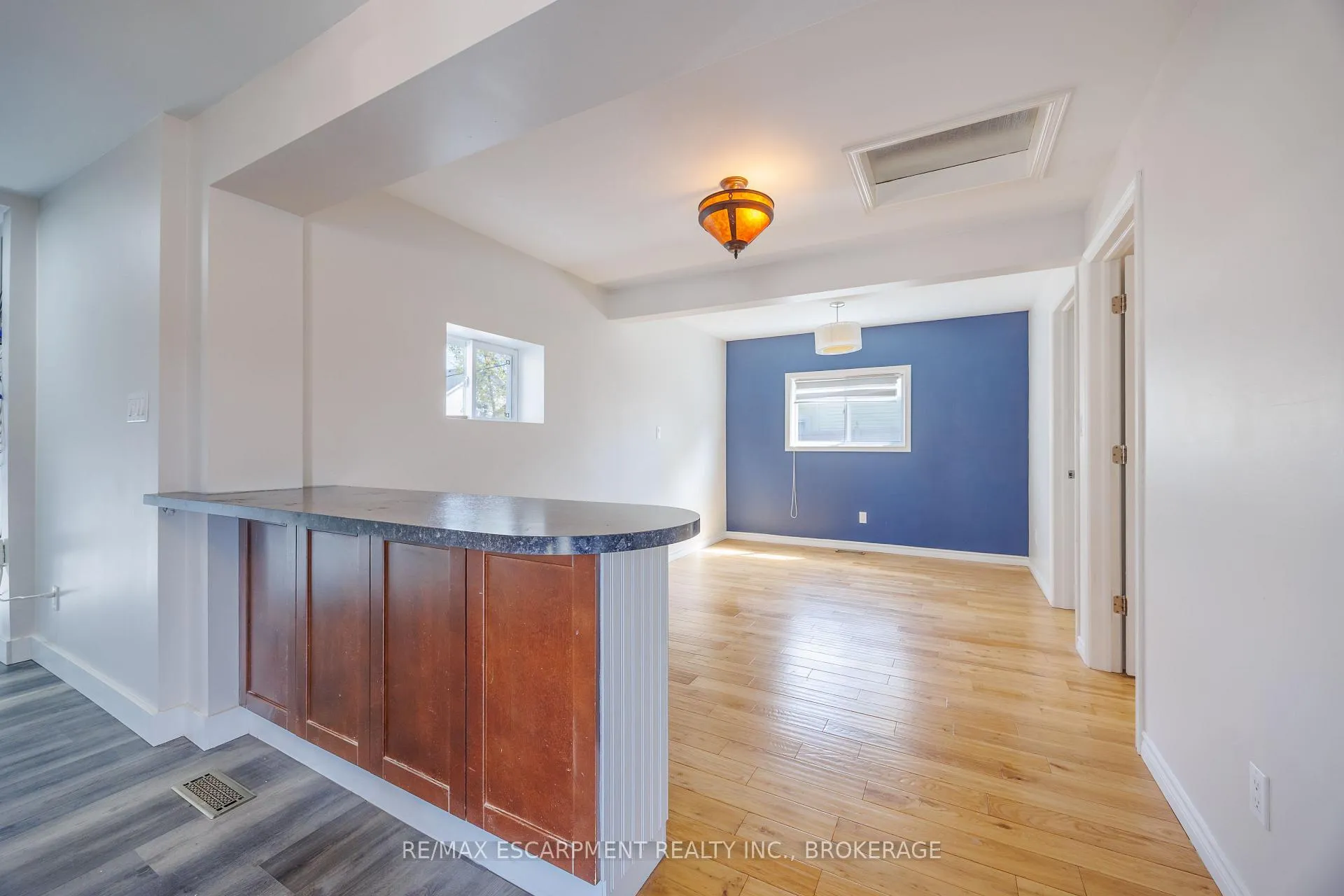 Photo 12 of 13 Chestnut Lane, St. Catharines, Secord Woods — HOMEH