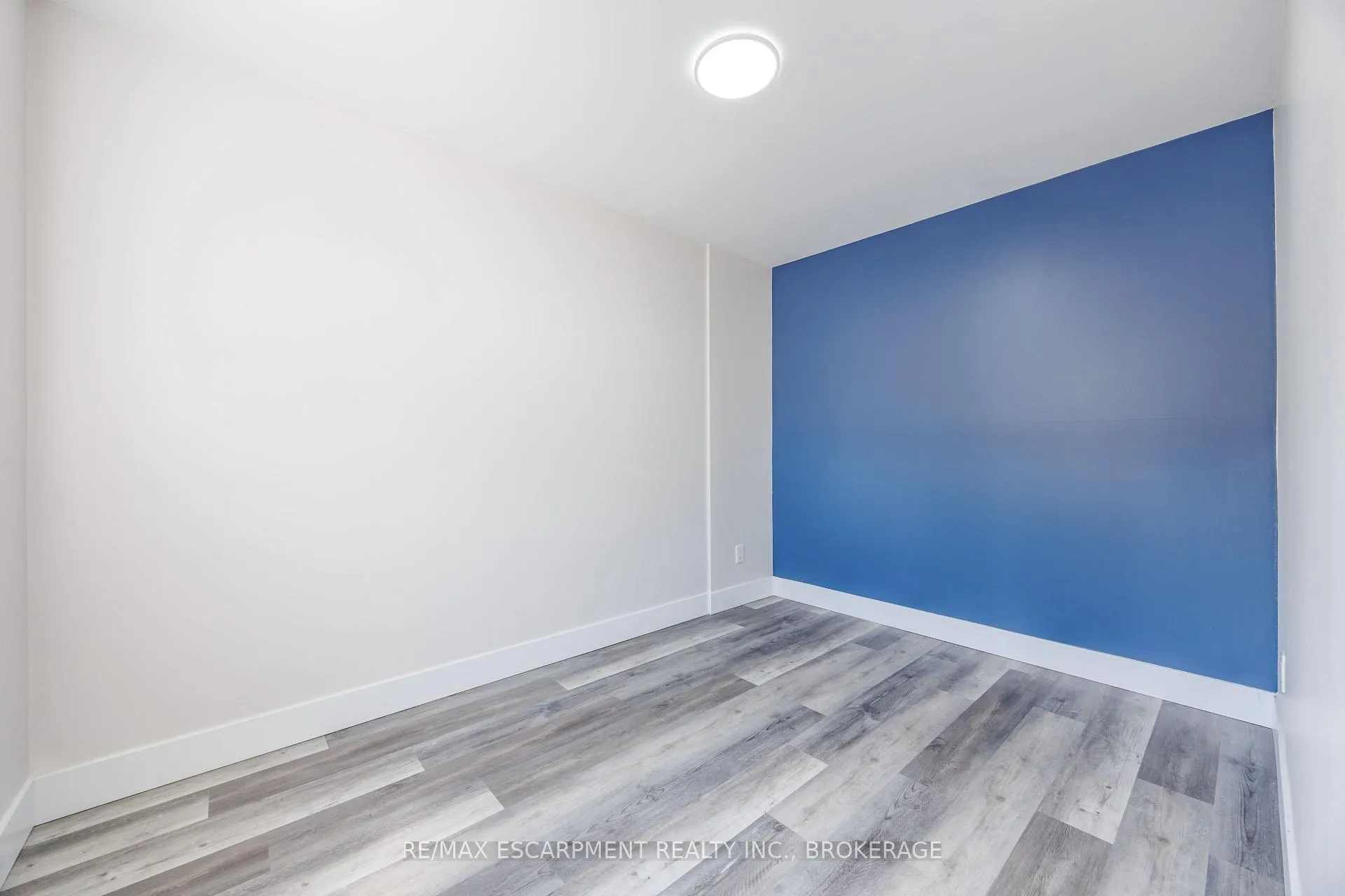 Photo 13 of 13 Chestnut Lane, St. Catharines, Secord Woods — HOMEH